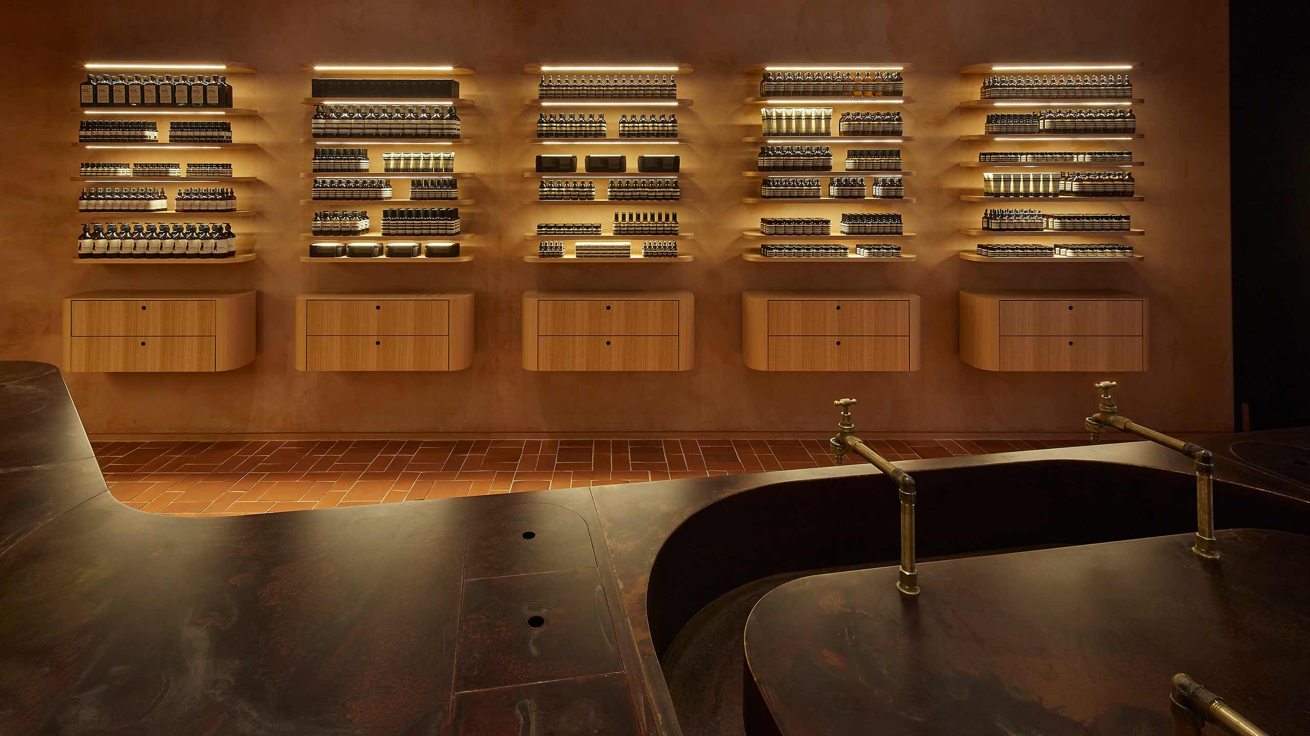 AesopCastleTowersCarousel1Desktop2560x1440px_1_1