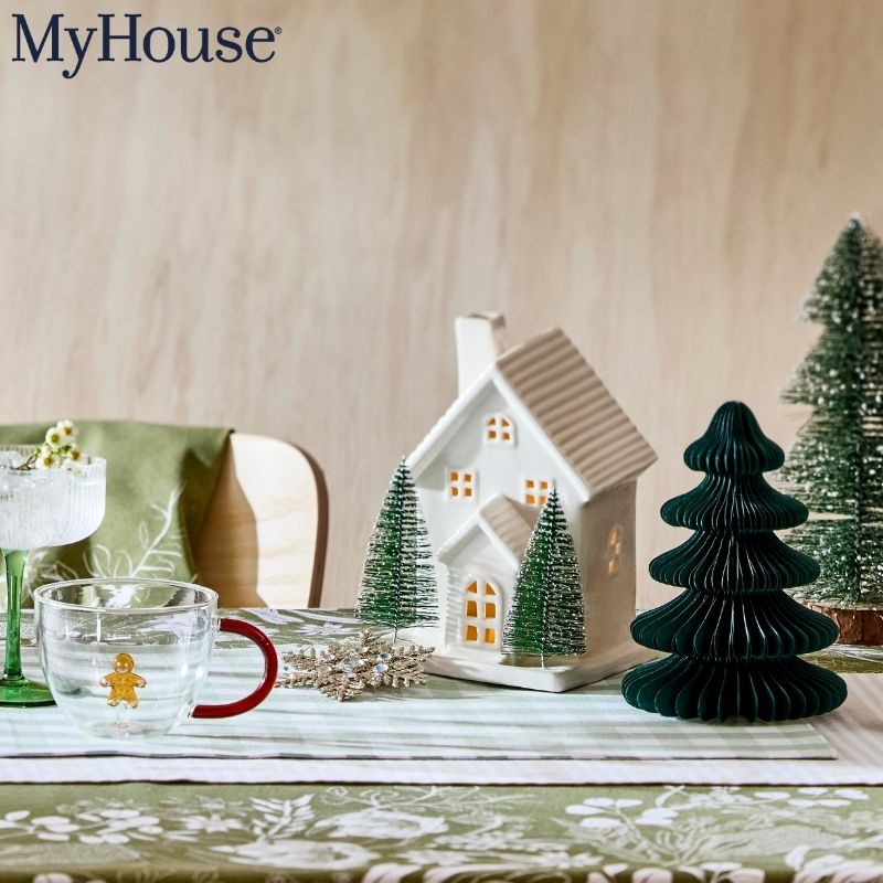 800 x 800 MYH XMAS LIFESTYLE - WITH LOGO